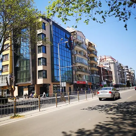 Newly Renovated - Happy Apartment Burgas