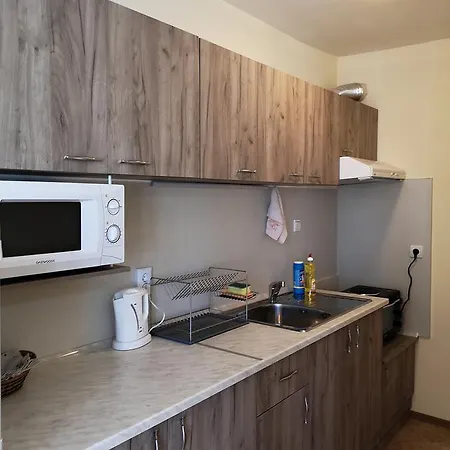 Newly Renovated - Happy Burgas